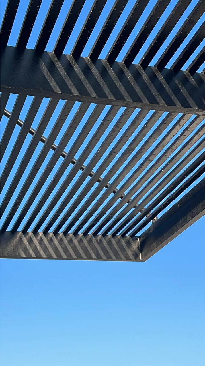 Aluminium pergola