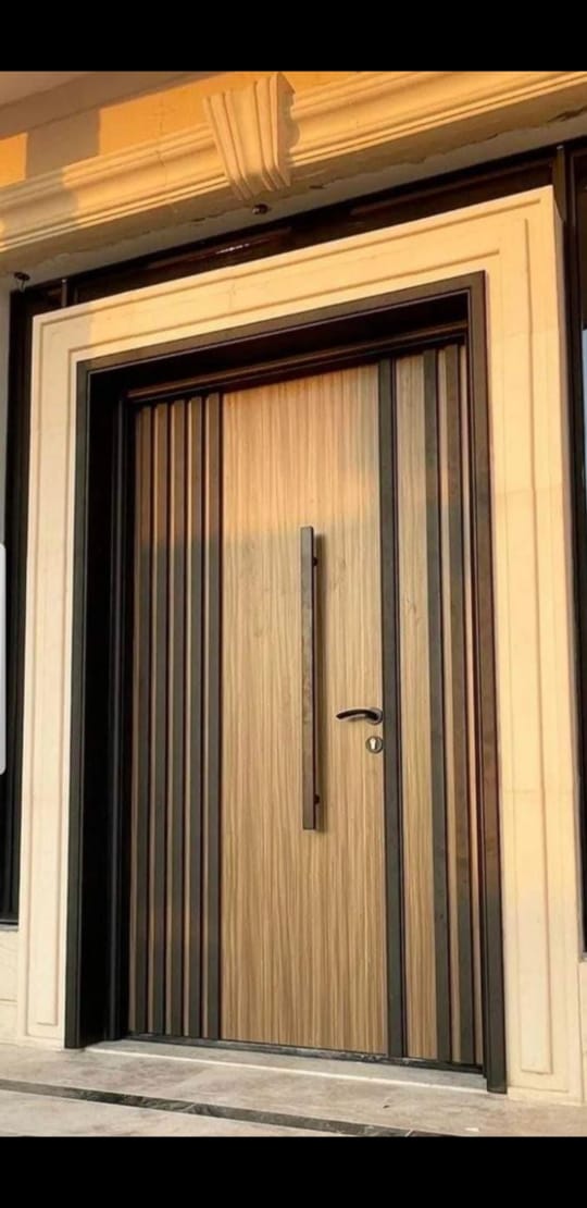 Aluminium composite panel door