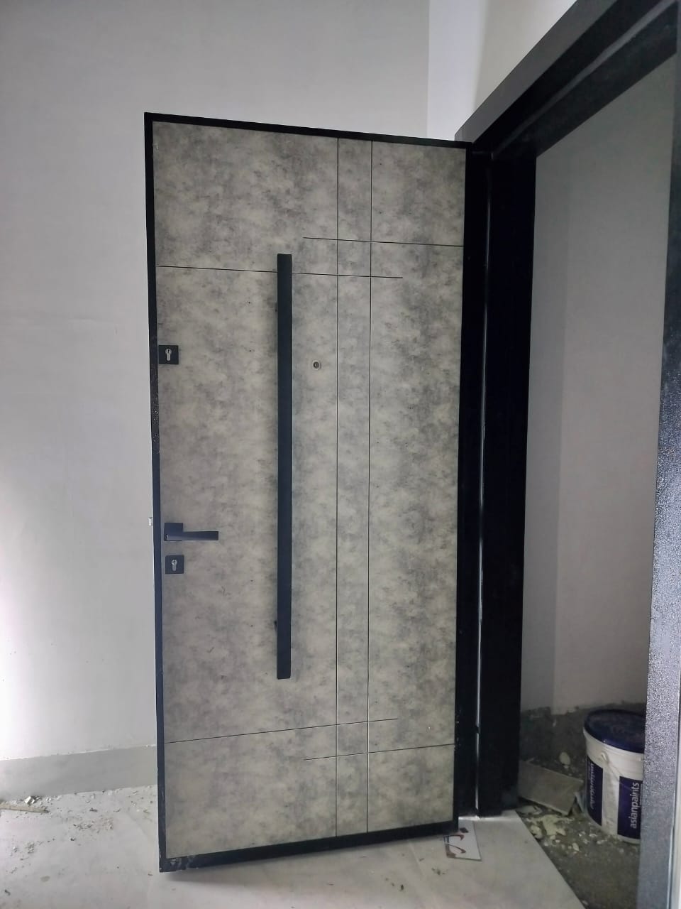 Aluminium composite panel door