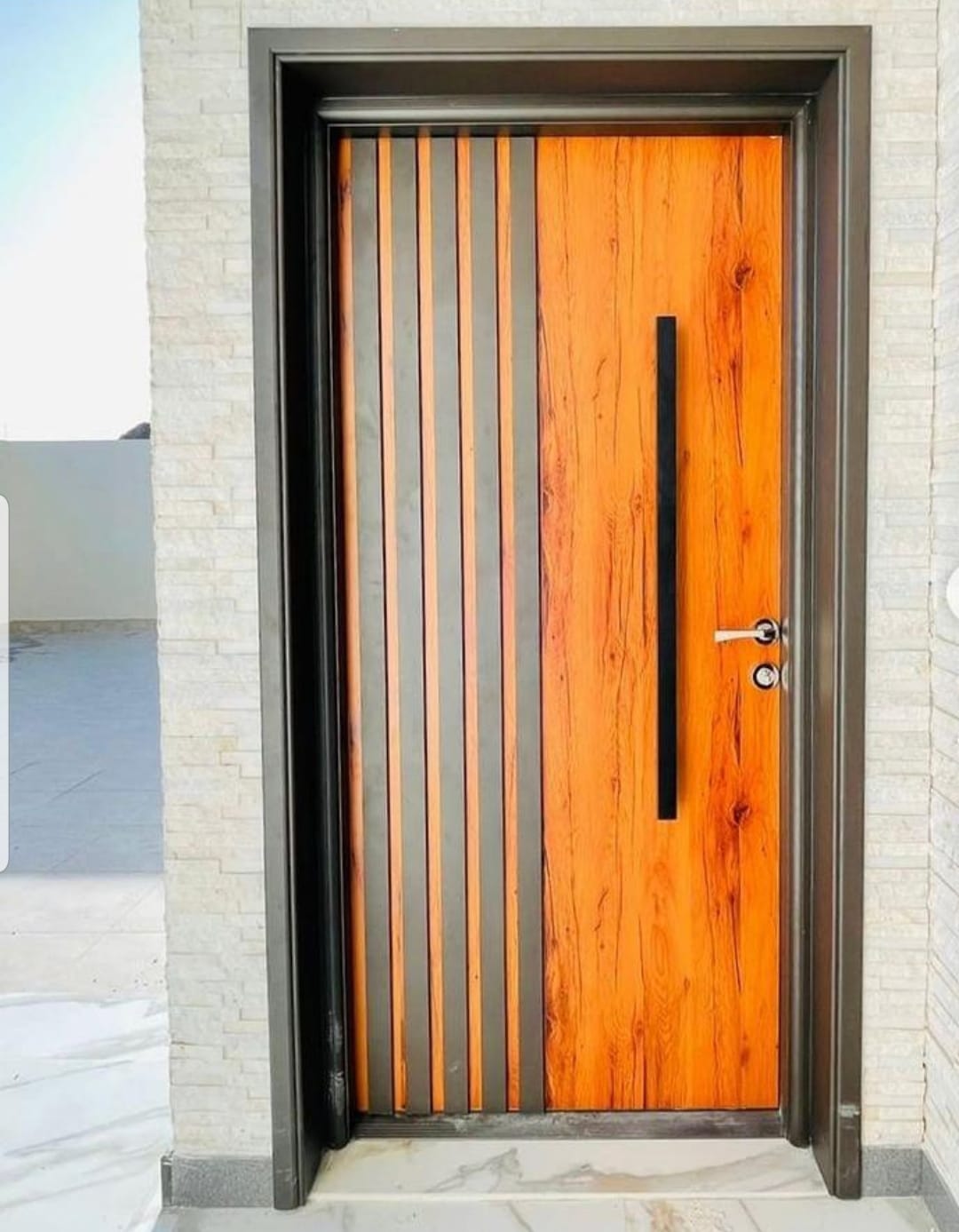 Aluminium composite panel door