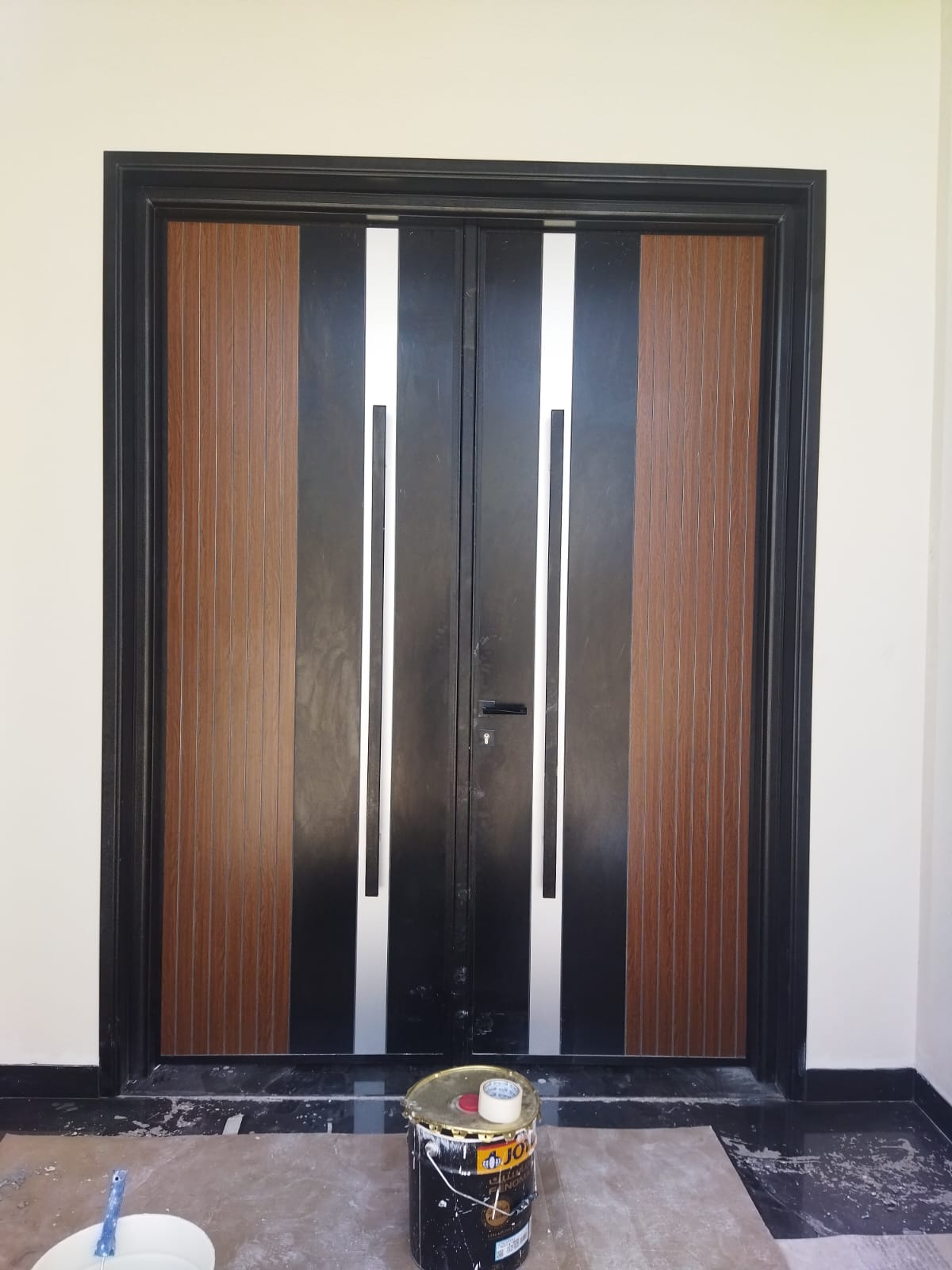 Aluminium composite panel door