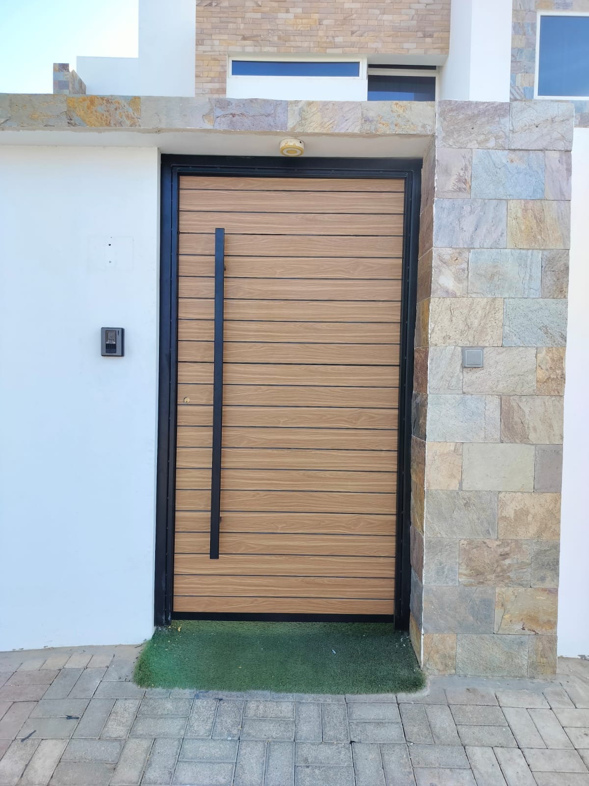 Aluminium composite panel door