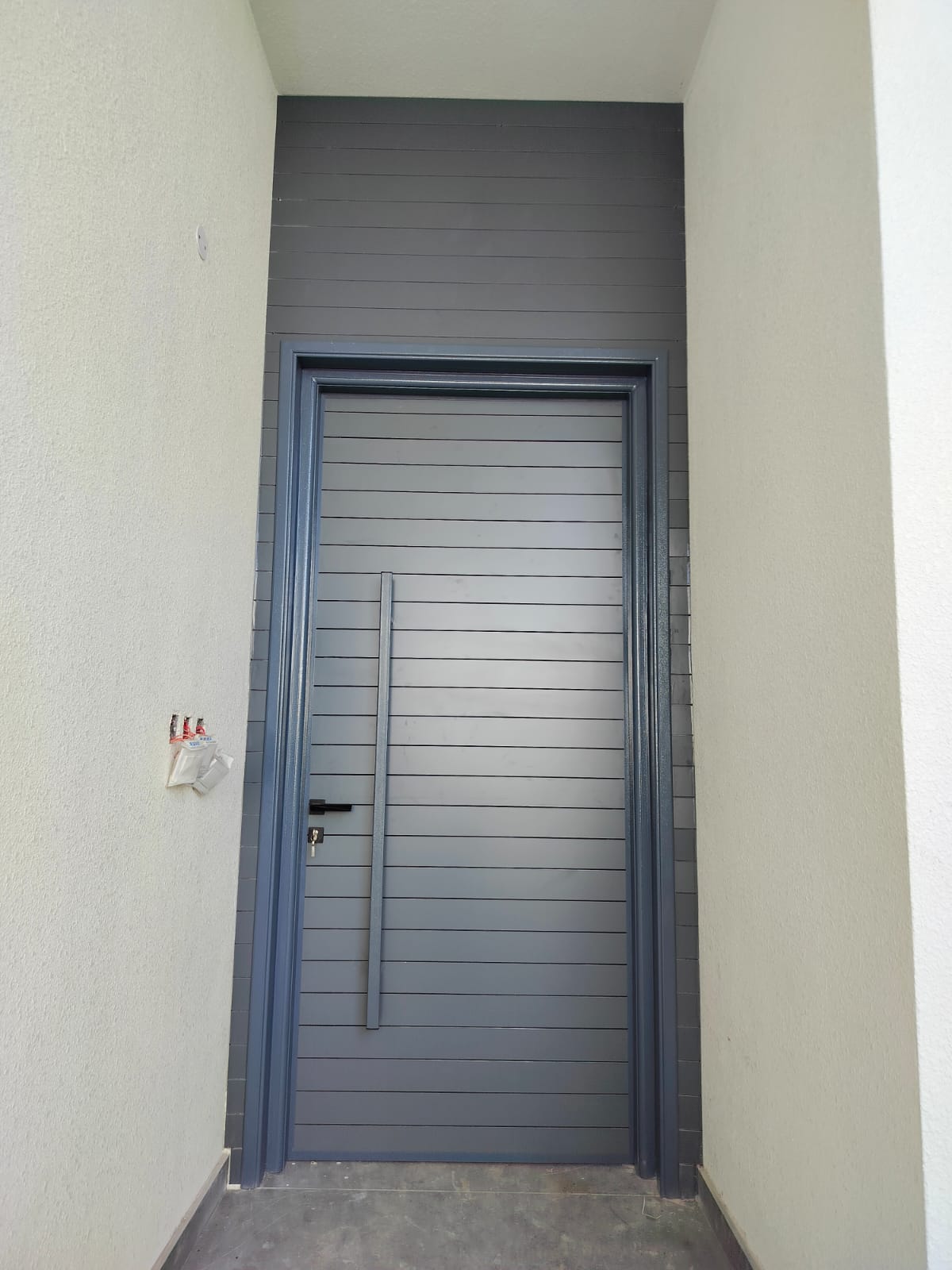 Aluminium composite panel door