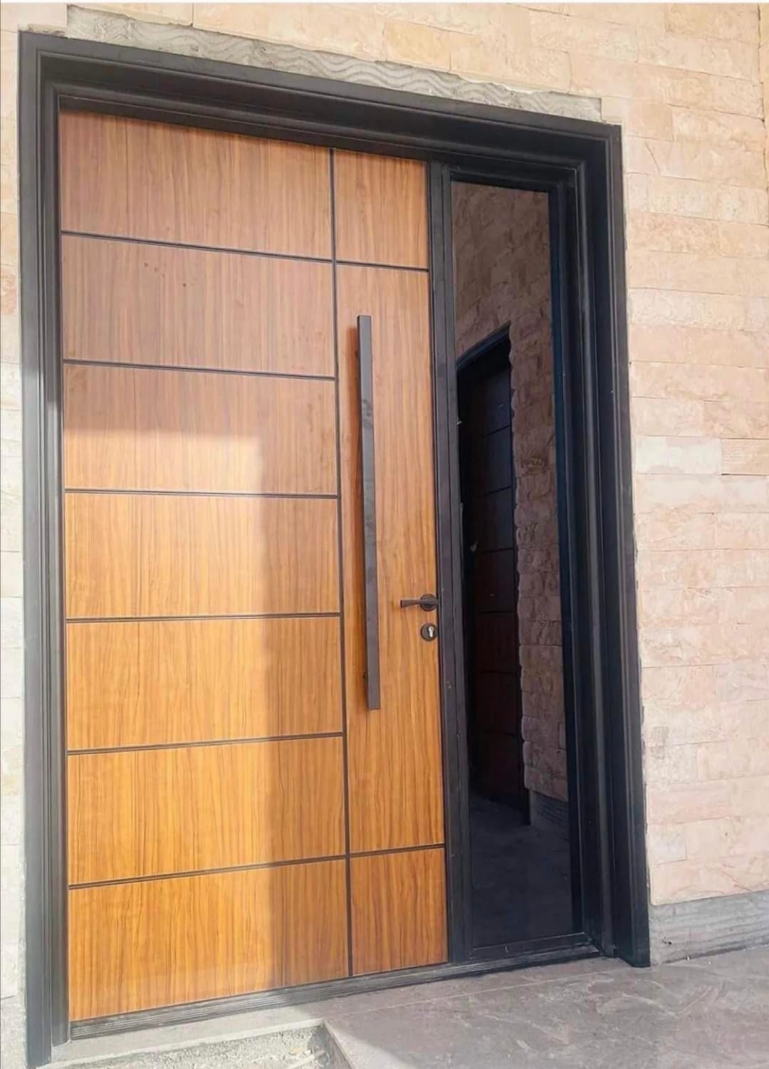 Aluminium composite panel door