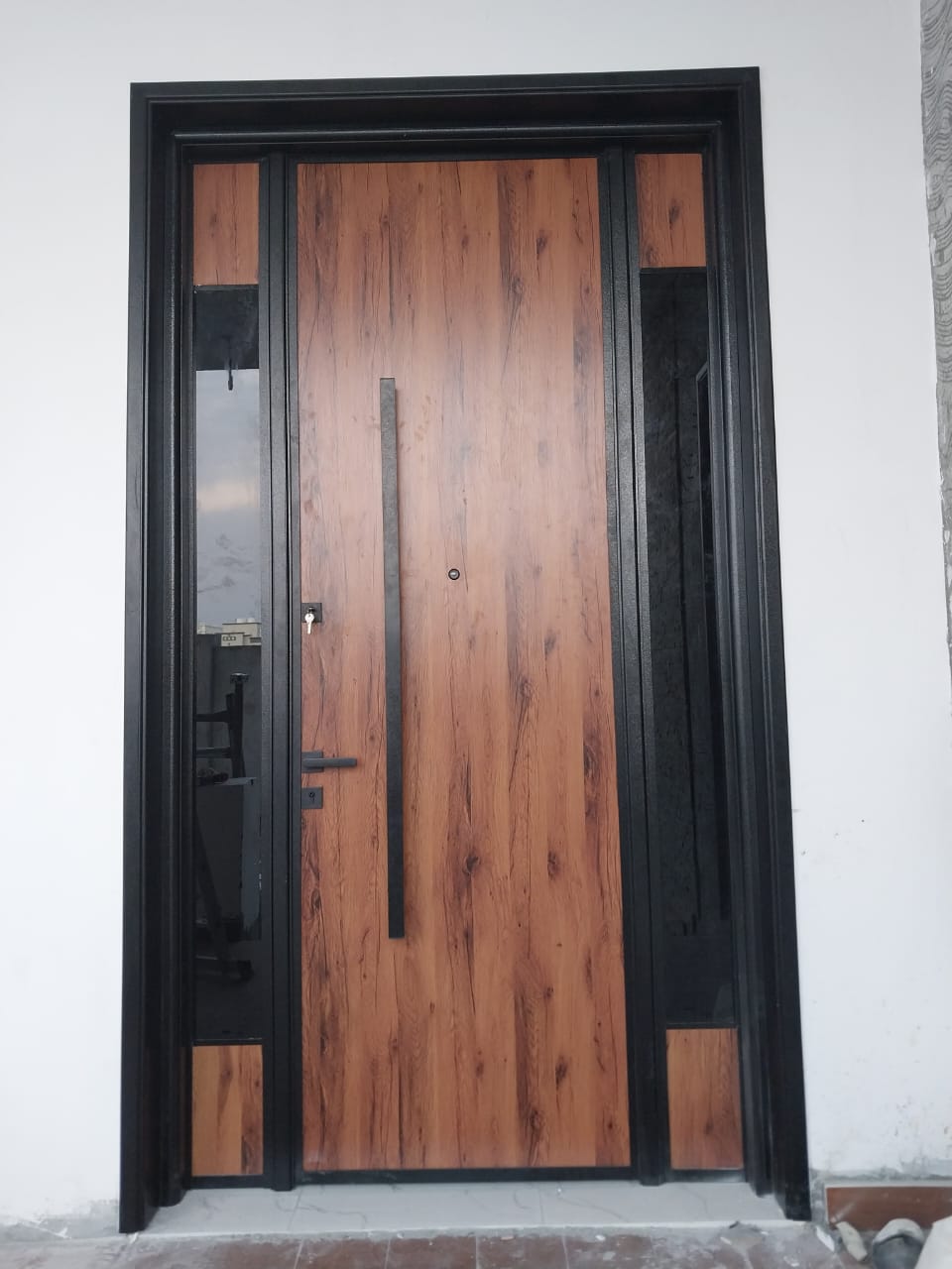 Aluminium composite panel door