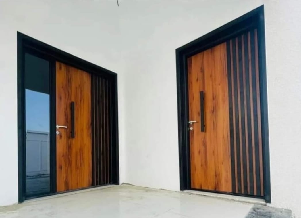 Aluminium composite panel door