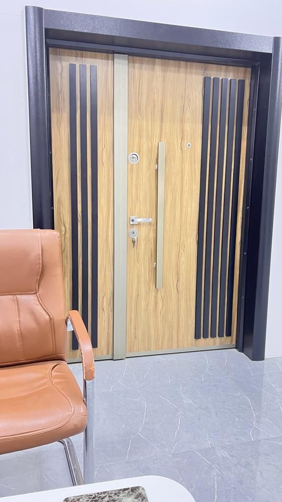 Aluminium composite panel door