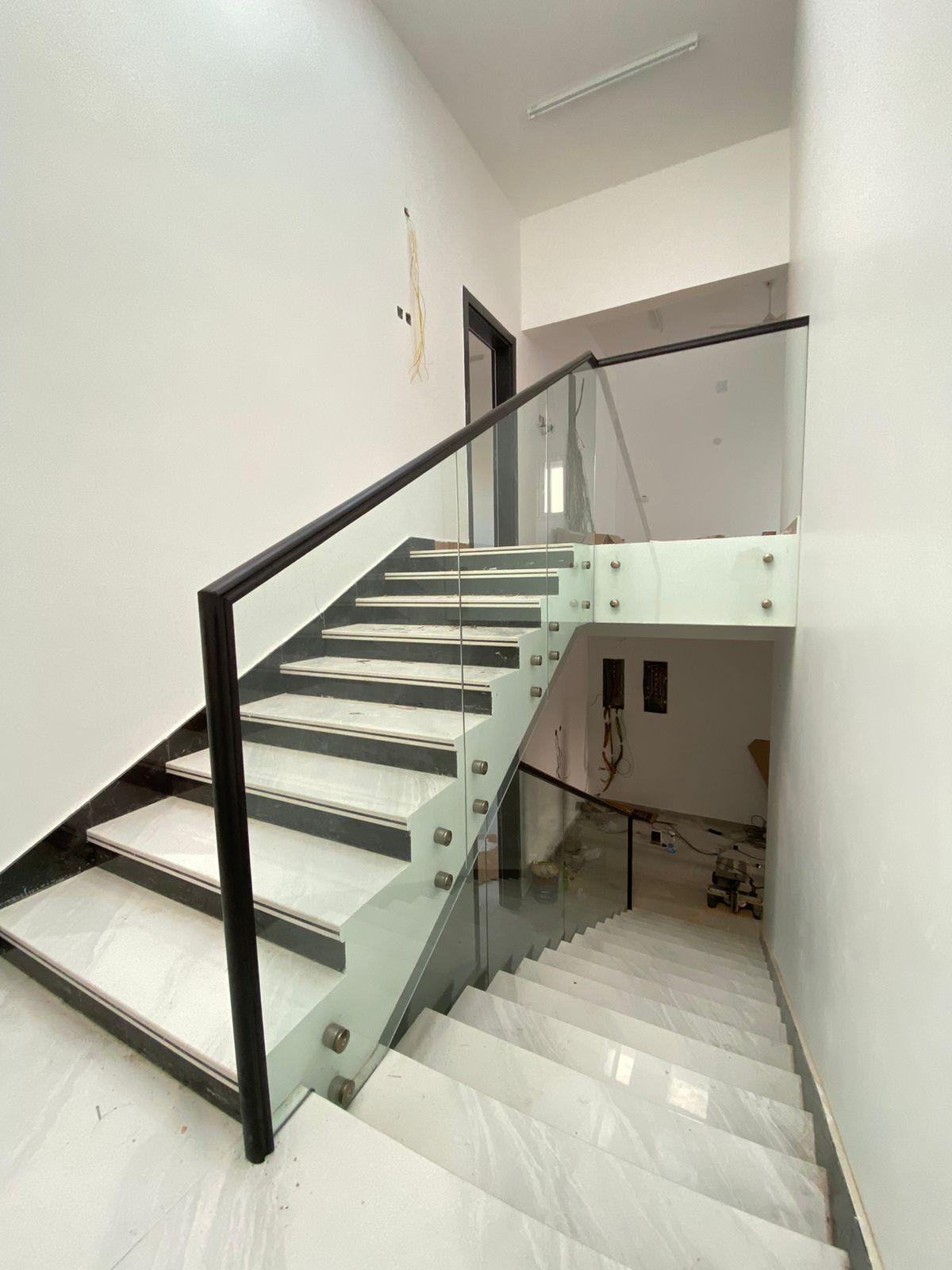 Glass railing