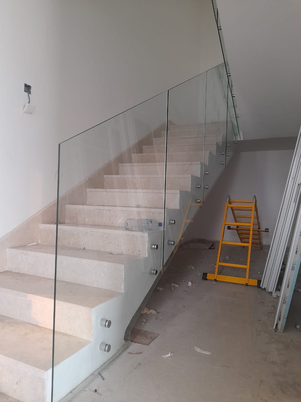 Glass railing